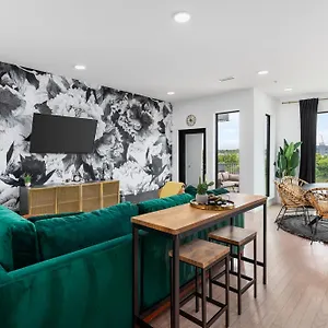 River View High-end With Private Patio And Free Parking Holiday home